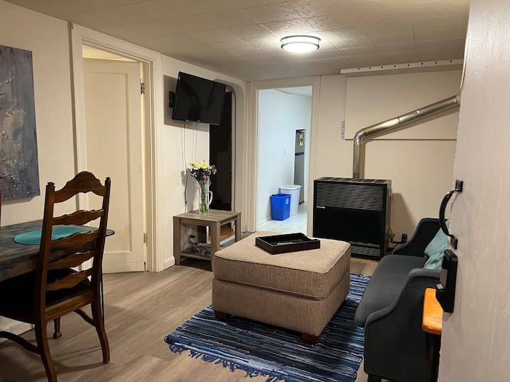 Entire 2-unit Condo, 4br, 2ba, 2 Parking Spots - Port Orchard, WA