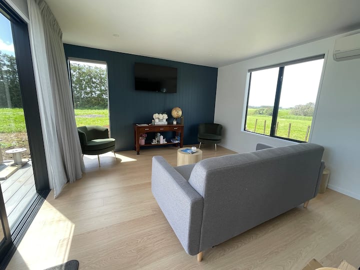 Hawk House On Dorset - New Plymouth
