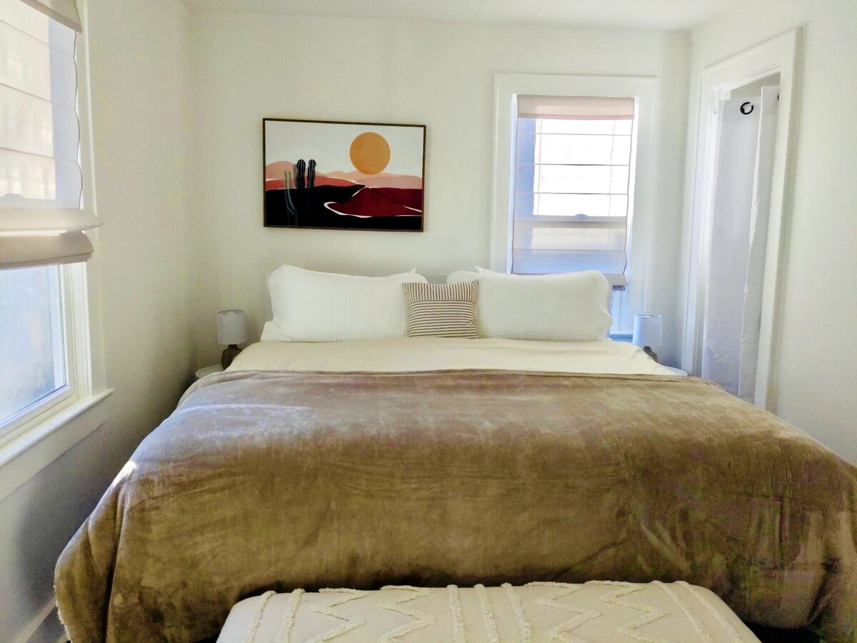 เตียงคิงไซส์บนชั้นหลัก 