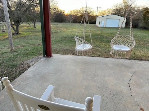 Honor Heights Hideaway; scenic and peaceful