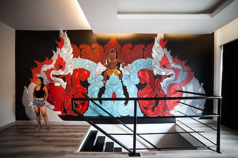 Artist Loft on Riverside and Royal palace