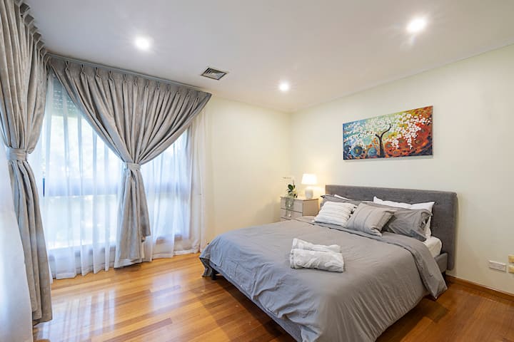 საძინებელი 4