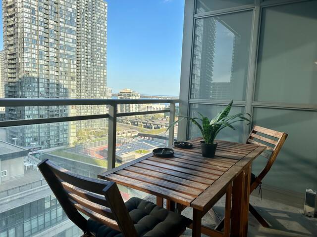 Bright 2 Bdrms/2Bathrooms w/Parking gallery image 5