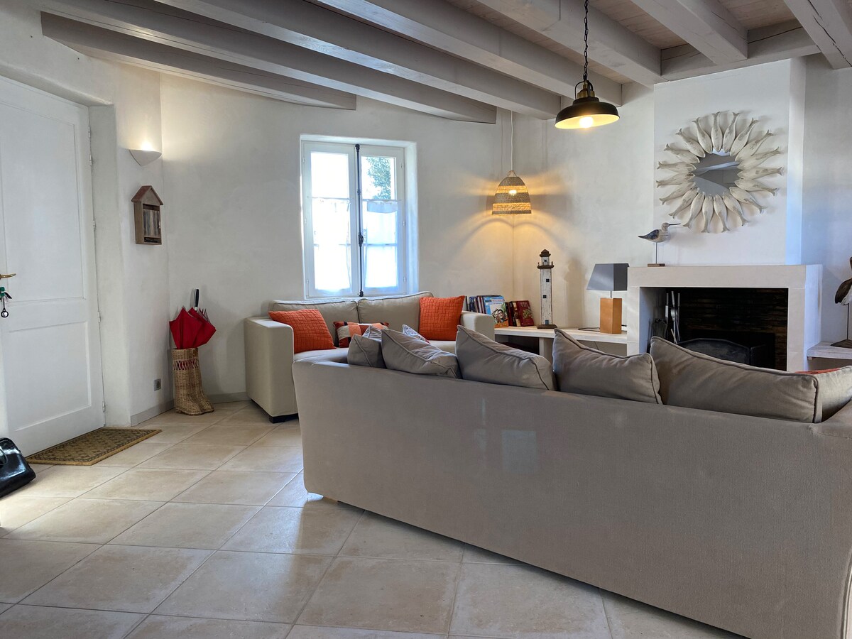 Airbnb con migliori performance: Charming house on Ile de Ré – near the beaches a Saint Clément Des Baleines