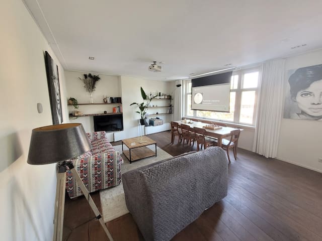 Waterfront apartment with stunning sunset view