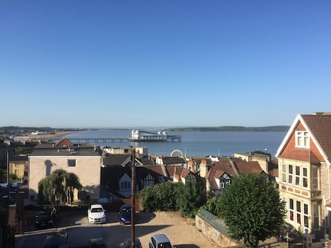 Top Airbnb: Beautiful 1 bedroom flat with stunning sea views in Weston Super Mare
