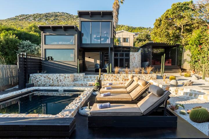 THE BLVCK HOUSE – Bespoke Mountain & Beach Villa gallery image 3