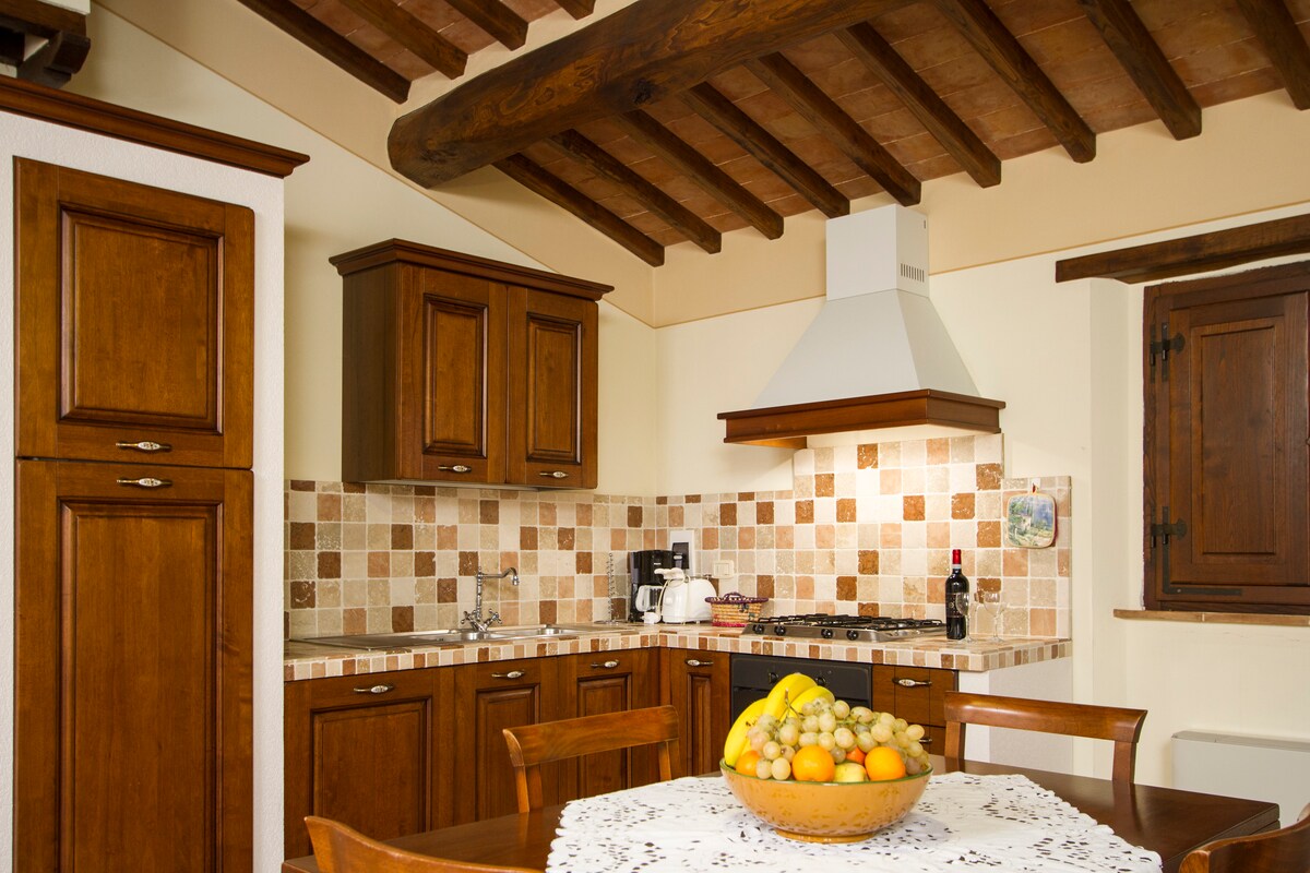 Top Airbnb: The Garden of Olives | Casa Ippocastano a Cortona