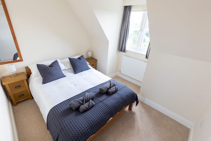 Bedroom 4: with double bed