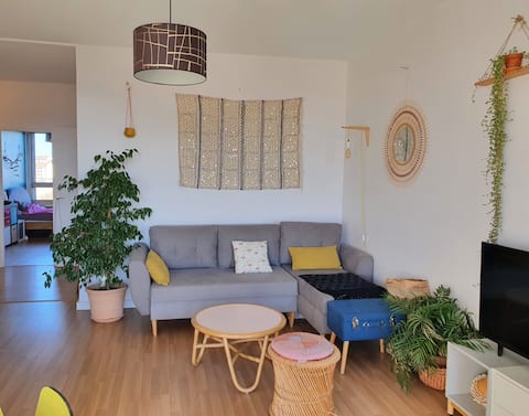 Top Airbnb: Croix-Rousse, stunning view of western Lyon in Lyon 4e Arrondissement