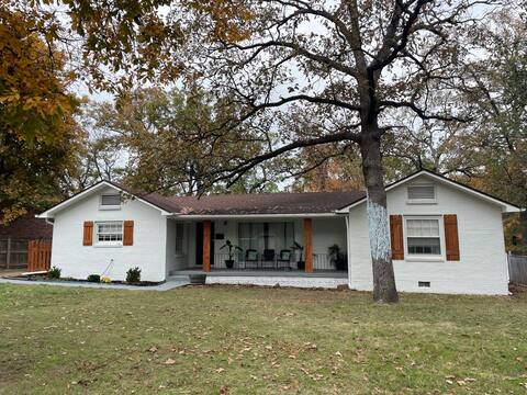 *NEW* Casa Blanca - Hillcrest beauty Large Home