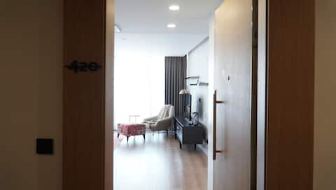 Lovely 2 Bedroom Serviced Apartment!