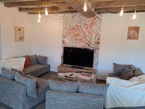 Successful Airbnb property: Gîte du Plantagenêt – Private indoor pool in Sarthe