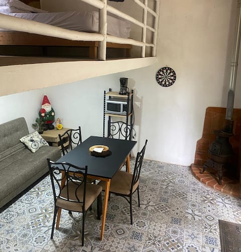 "Cabaña en medio del bosque"