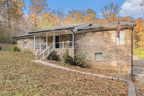 Large 5-BR Home near Hoover Met, Golf & UofA