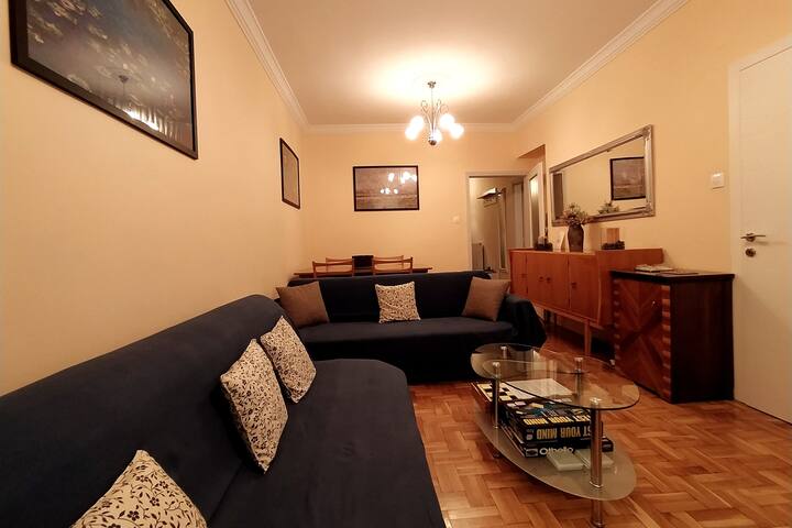 Cozy three BDRMS central APT at five Filippou str gallery image 2