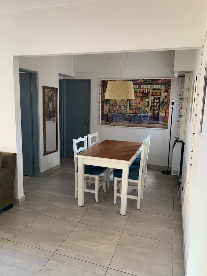 Apartamento de 1 quarto com varanda e área de churrasco em Almagro