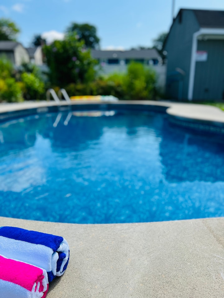 The Newington Pool House