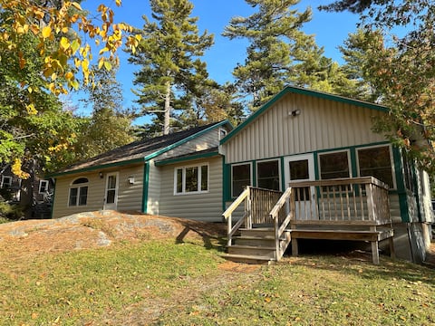 Cozy Log Home near Phillips Lake-Four Season Fun