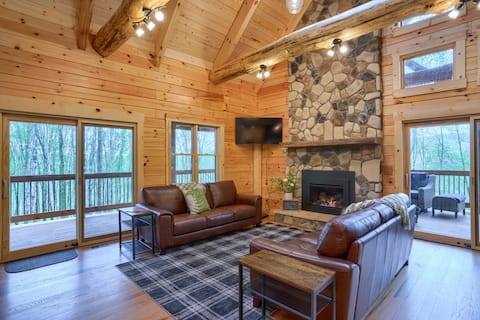 Popular Airbnb listing: Forest Hill in Hocking Hills in Logan