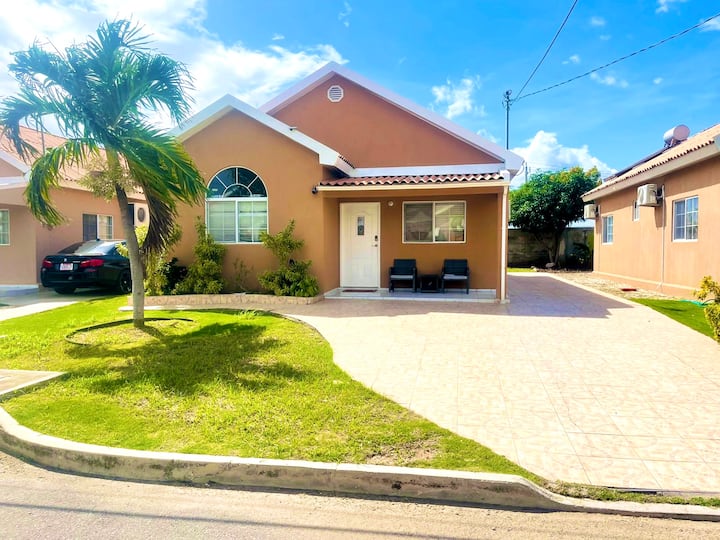 Home in portmore Houses for Rent in Portmore, St. Catherine Parish