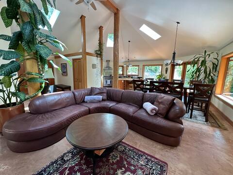 Tranquil Riverfront Home w/Sauna