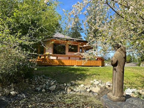 Tranquil Riverfront Home w/Sauna