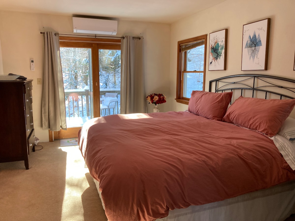 Master bedroom king bed