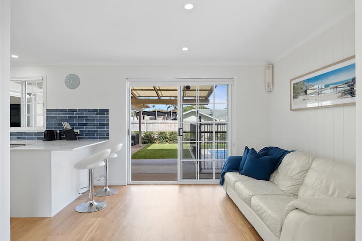 Pet friendly Coolum Stay Pool & Beach!