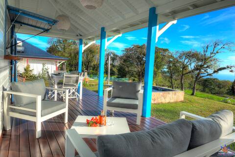 Bungalow "Kaz 'Passiflora" with stunning sea view!