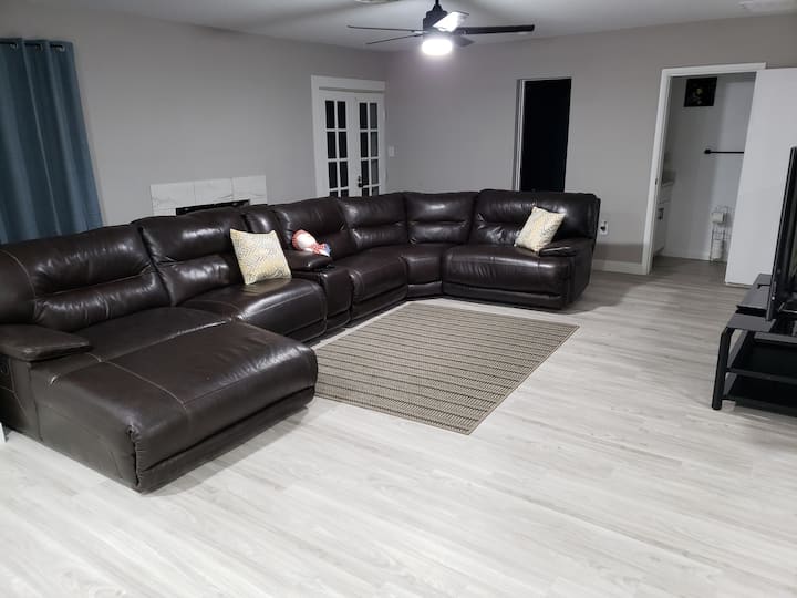 TV-rum till 3: e säng och 2: a badrum