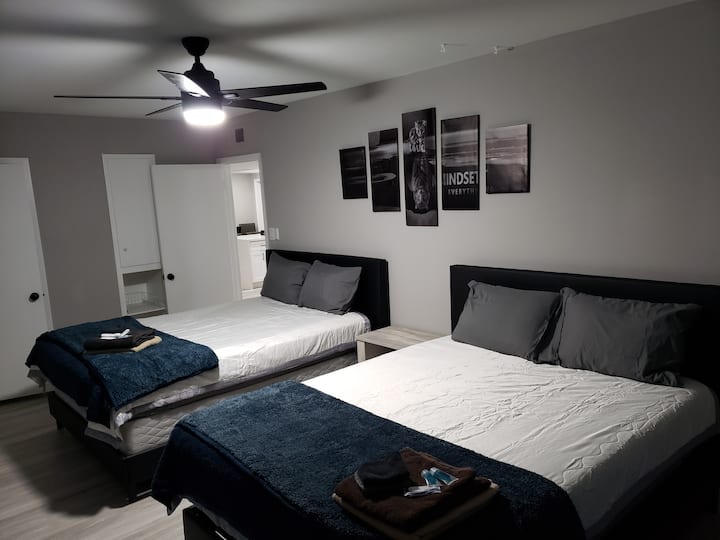 Andra rummet med 2 dubbelsängar