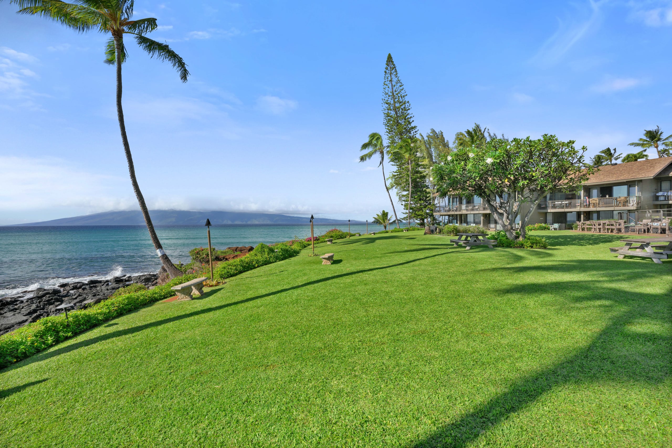 Condo in Lahaina · ★4.9 · 2 bedrooms · 3 beds · 2 baths - Image 22