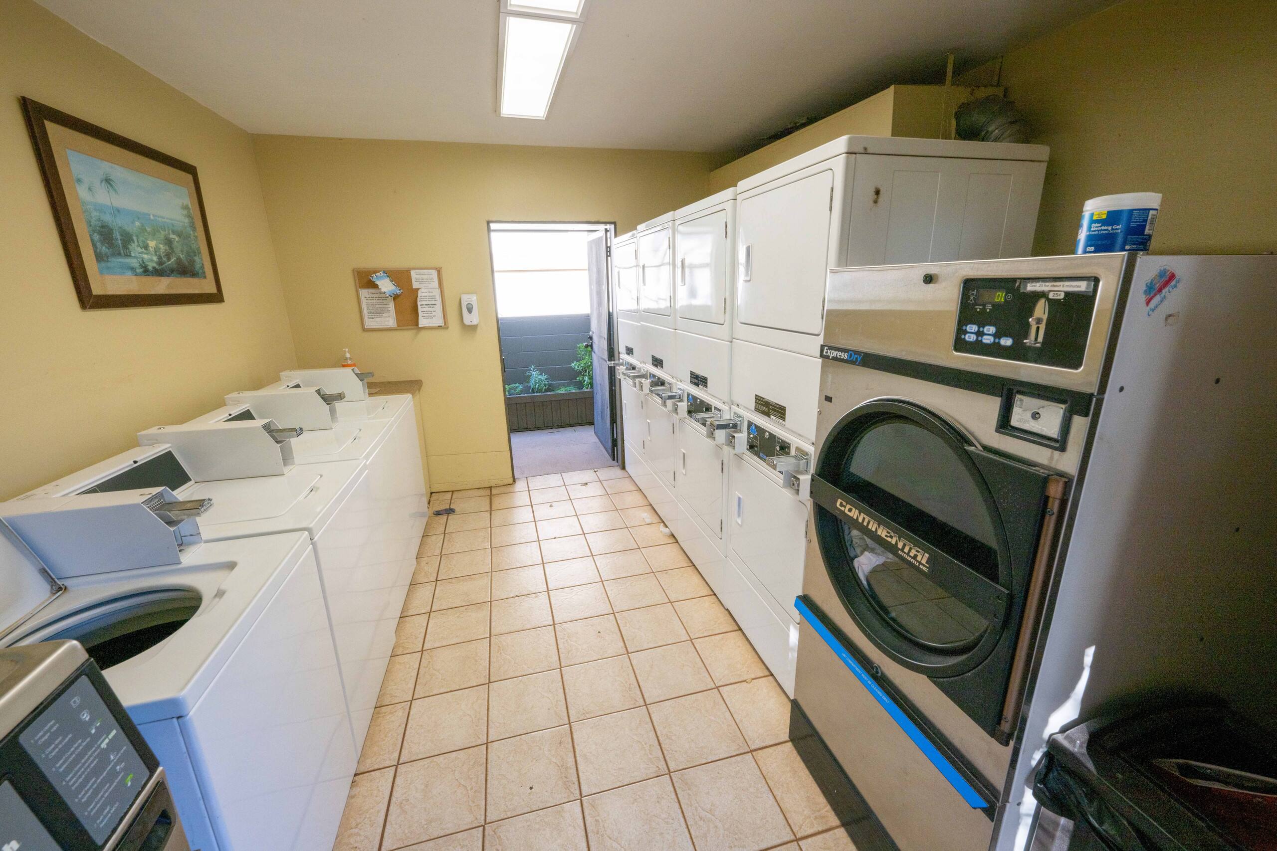 Condo in Lahaina · ★4.9 · 2 bedrooms · 3 beds · 2 baths - Image 12