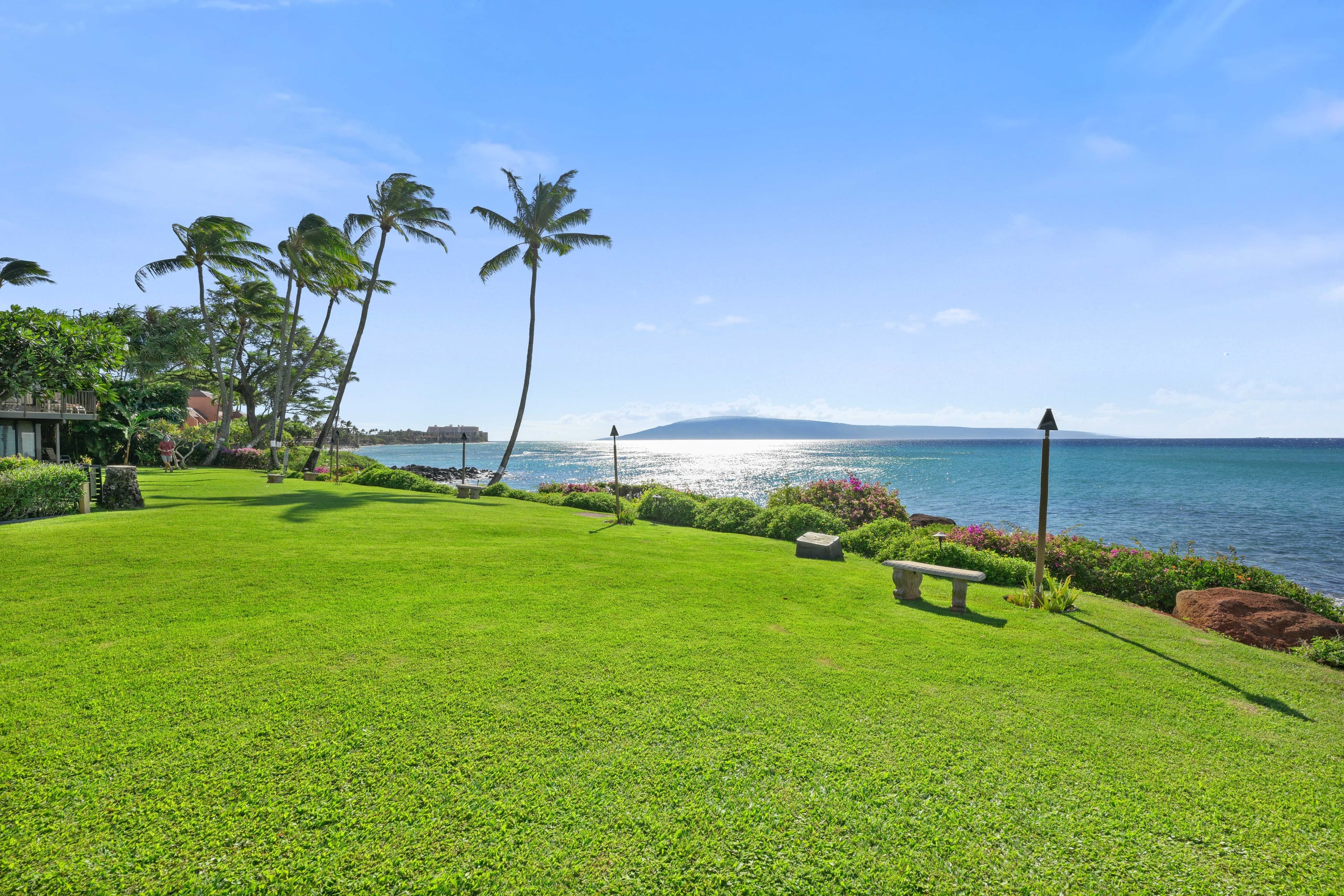 Condo in Lahaina · ★4.9 · 2 bedrooms · 3 beds · 2 baths - Image 10