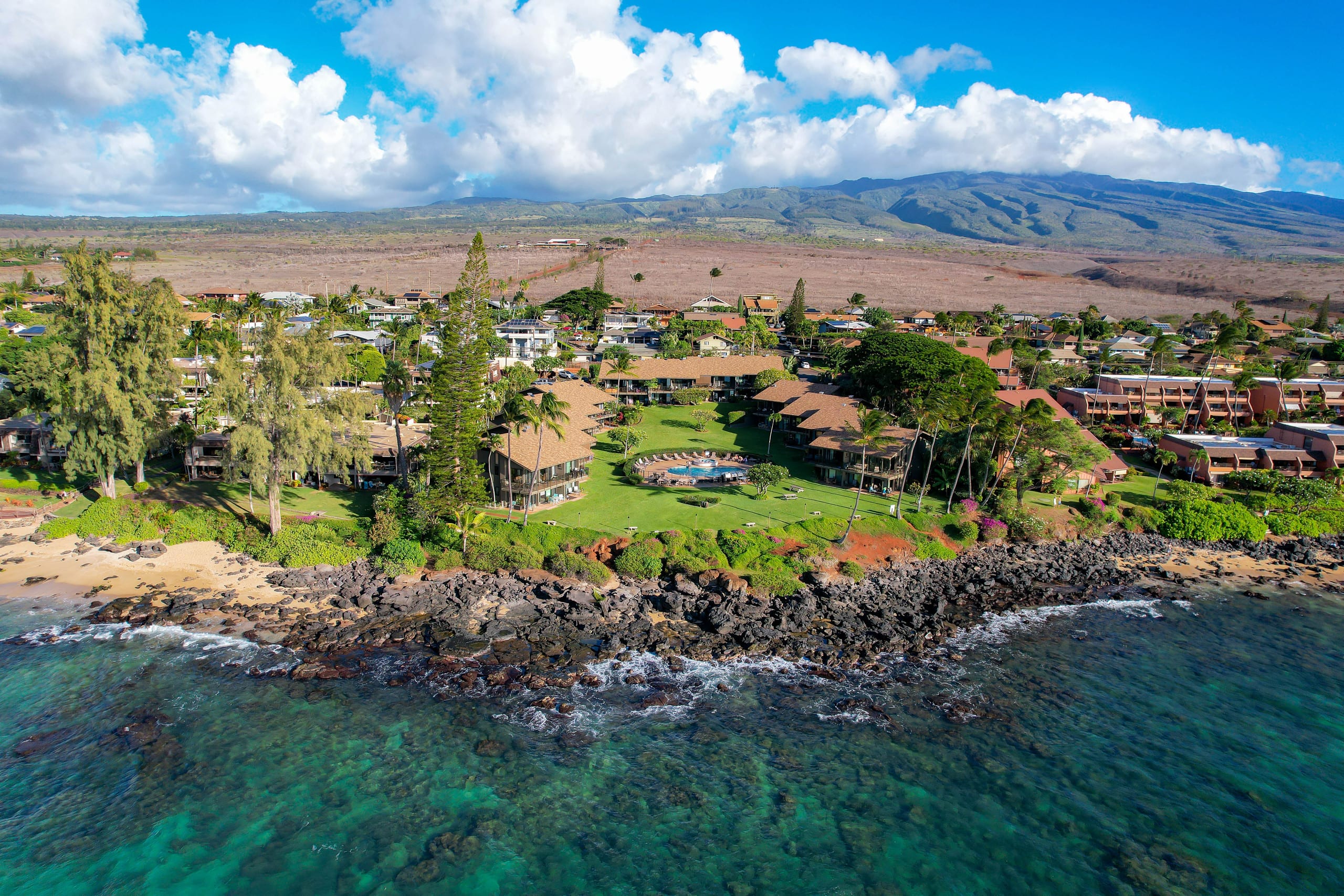 Condo in Lahaina · ★4.9 · 2 bedrooms · 3 beds · 2 baths - Image 13