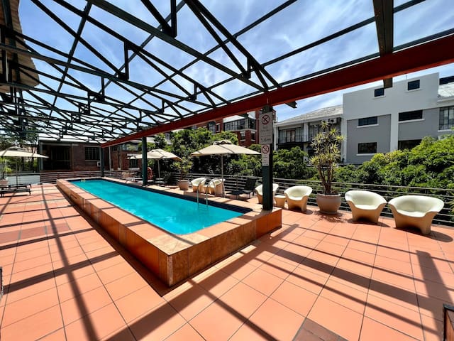 No load-shedding Spacious De Waterkant Apartment