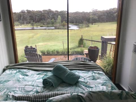 Top Airbnb: Tiny home I, off-grid and pet friendly in Shire Of Hepburn
