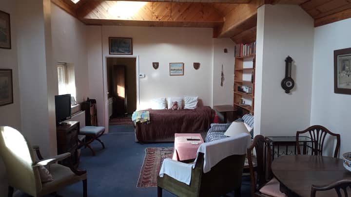 Adorable Cottage With On Site Parking - Rutland