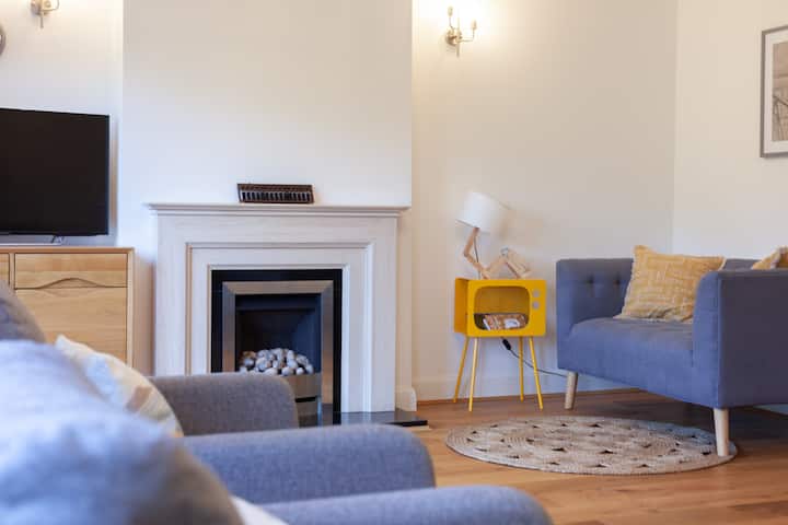 Modern 4 Bedroom Town House With Driveway Parking - Oxford