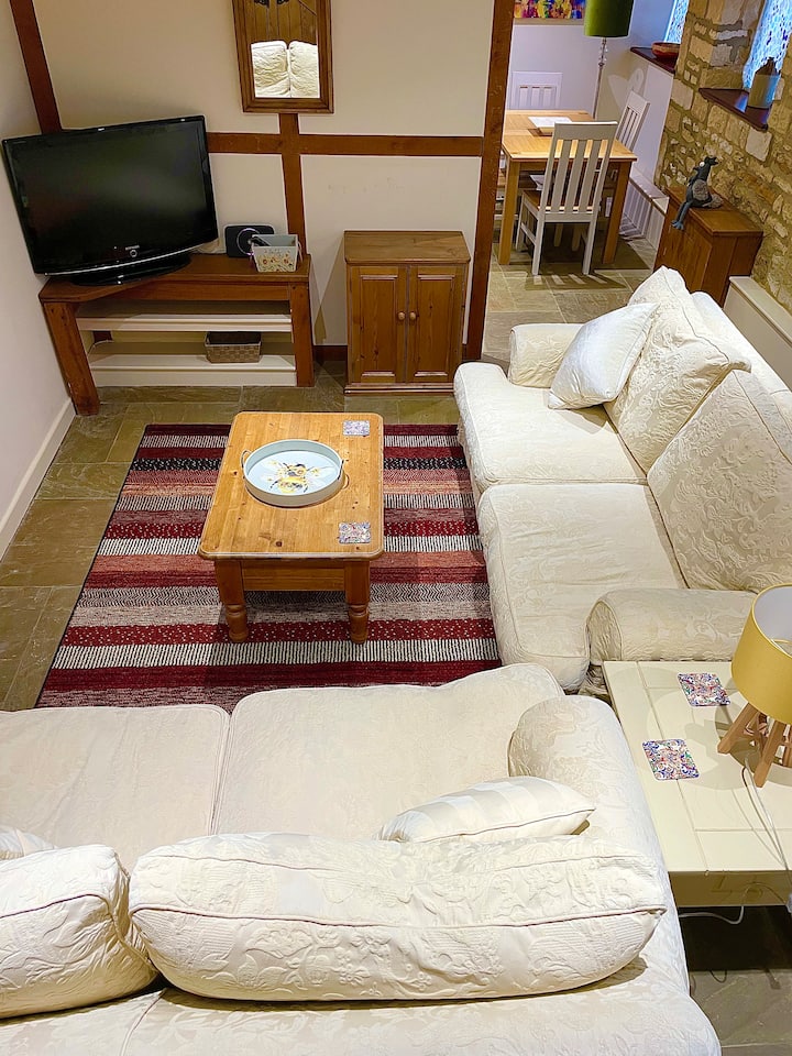 Character Two Bedroom Cottage In Moreton-in-marsh - Moreton-in-Marsh