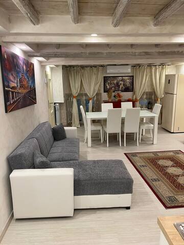 Rome historic center 800 meters from Trevi Fontain