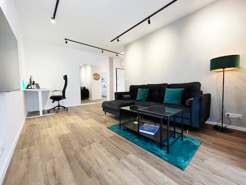 Top performing Airbnb: emeraldGREENliving *central/minimalist/work-life* in Włochy