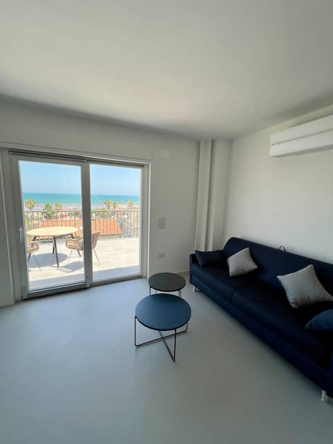 Top performing Airbnb: Histonia Terrace – Sea View Apartment in Vasto
