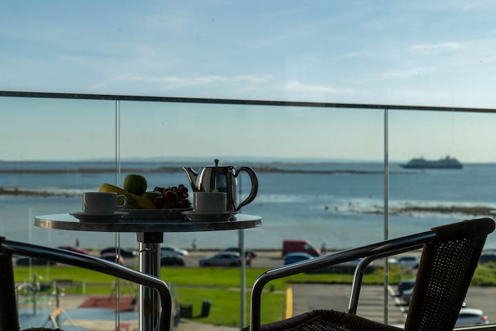 Shoreline Luxury Apartments managed Airbnb listing 3