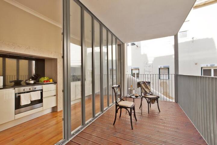 NEW! Downtown Apt Terrace T2 | LIFT by LFS gallery image 2