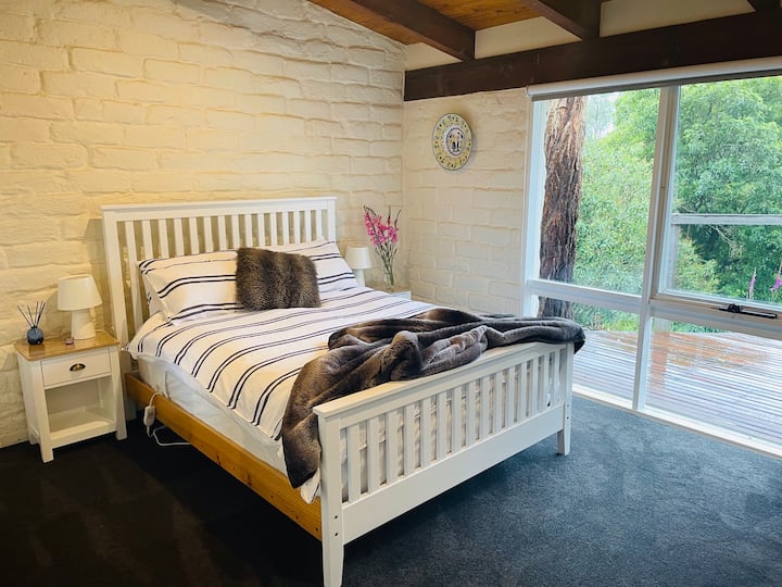 Lit queen size - Chambre principale