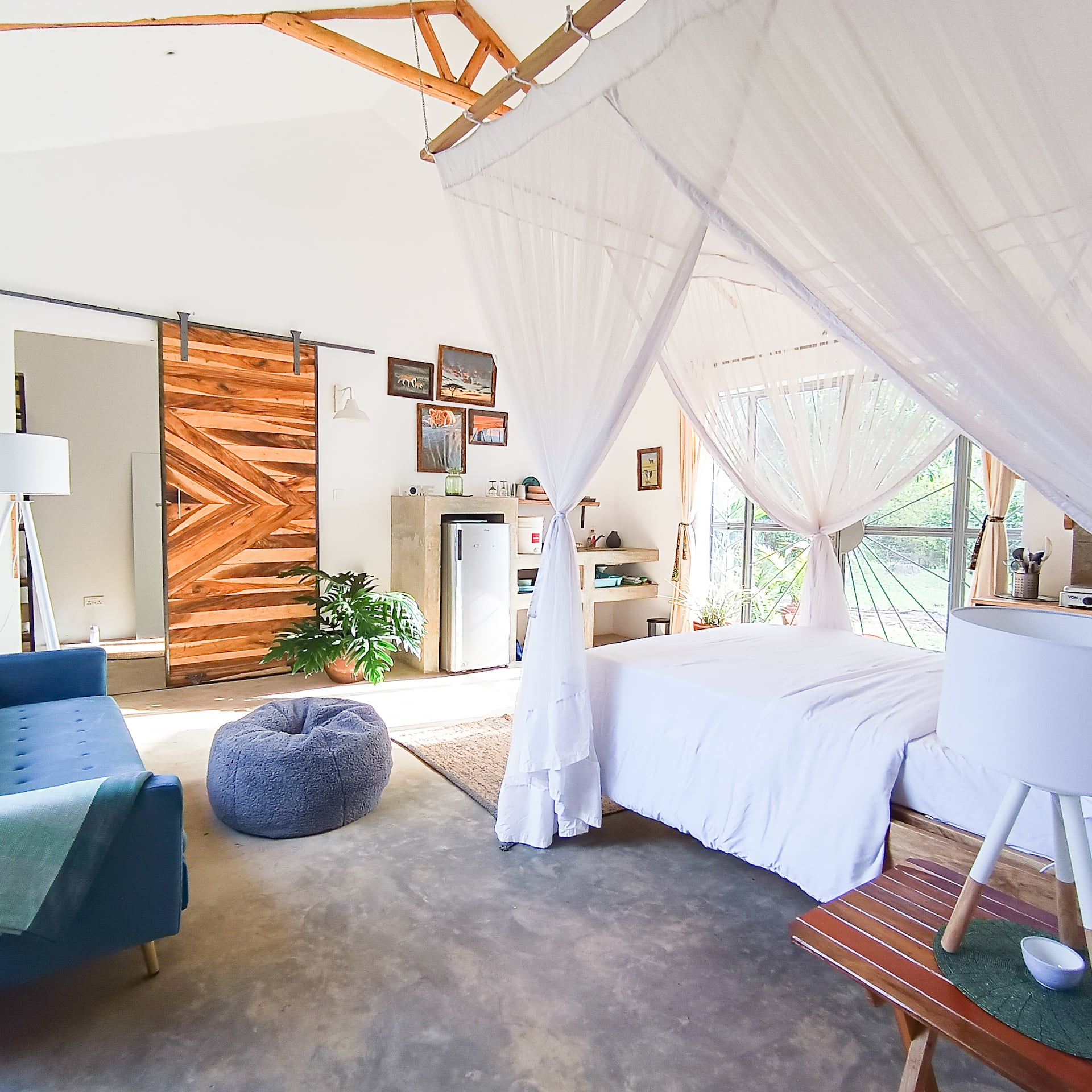 Forest Hide-Away with Tub