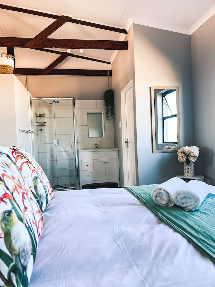 Modern cottage with amazing view Farm stays for Rent in Hopetown