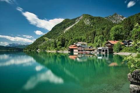 Fantastic apartment with lake view and pool